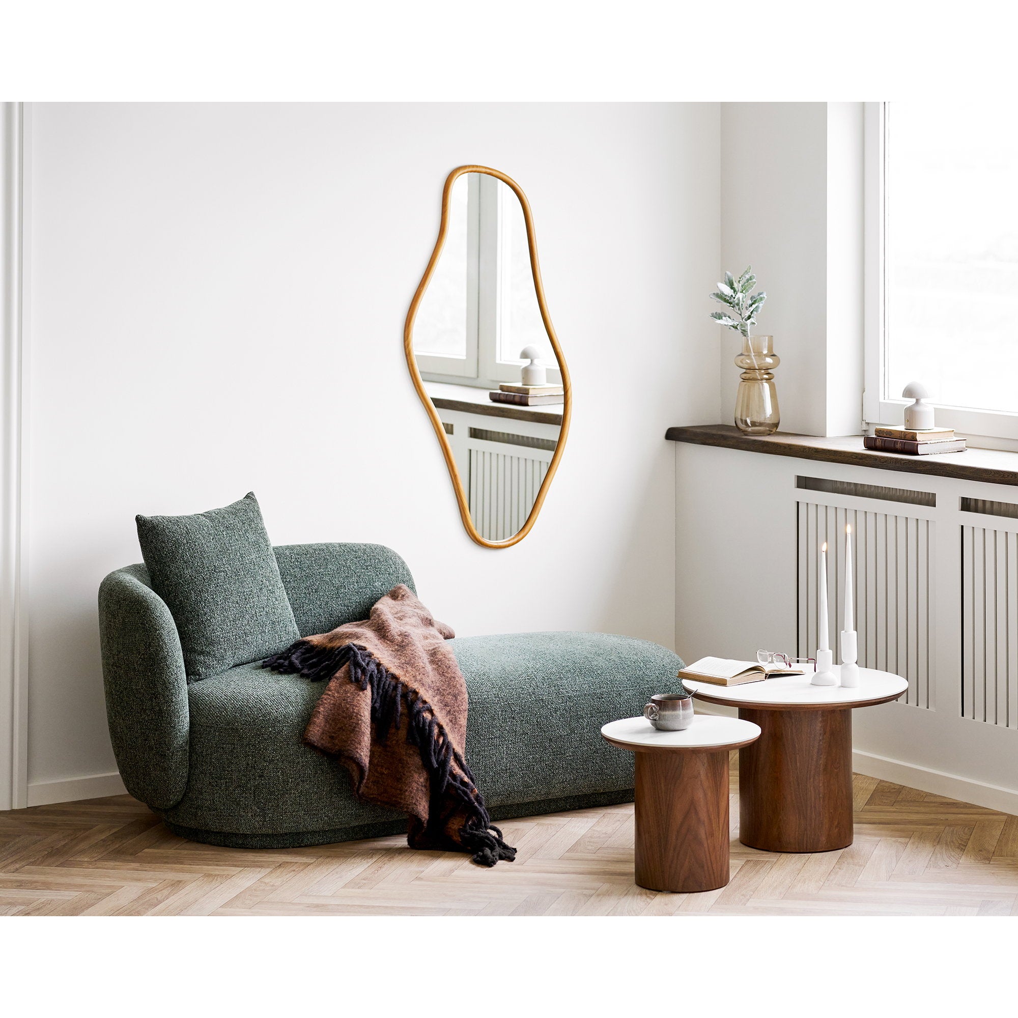Noli Coffee Table - Coffee table, ceramic table top/ash veneer, white/dark brown ø60x42 cm