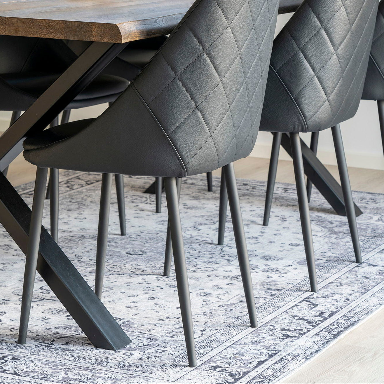 Lunara 160x230cm woven rug - Black & White